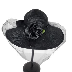 MR. CHARLES STATEMENT HAT WITH MESH VEIL